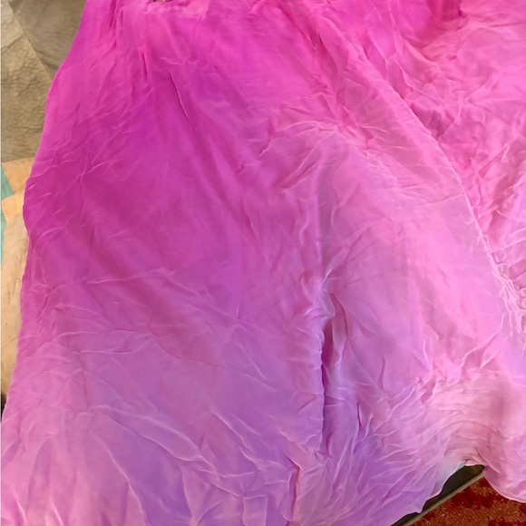 Stunning formal. - Picture 5 of 8